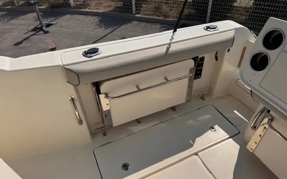 slider 5 Quicksilver Activ 705 Pilothouse