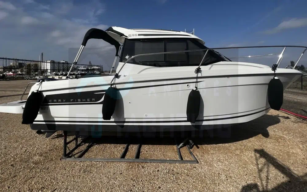 slider 0 Jeanneau Merry Fisher 695