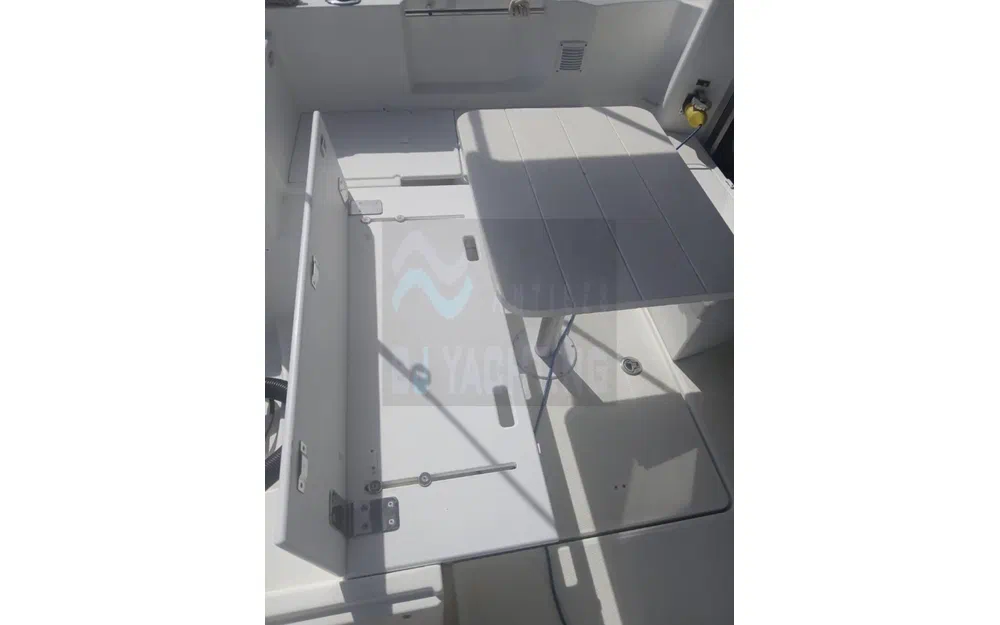 slider 10 Jeanneau Merry Fisher 695