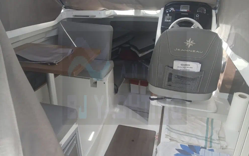 slider 11 Jeanneau Merry Fisher 695