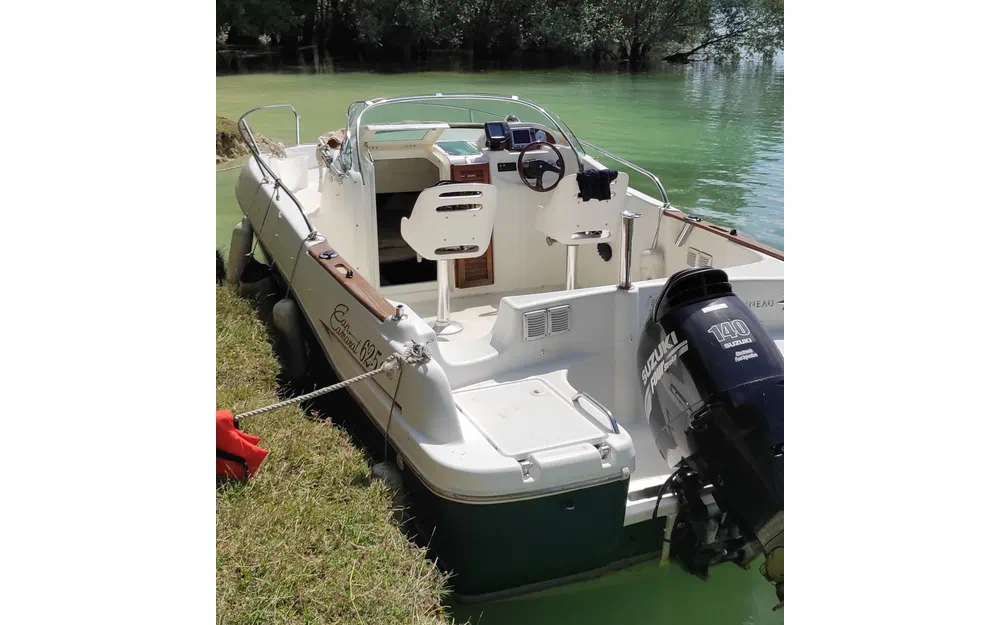 slider 6 Jeanneau Cap Camarat 625WA