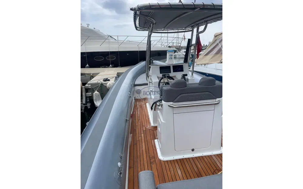 slider 6 Sea Water Phantom 260