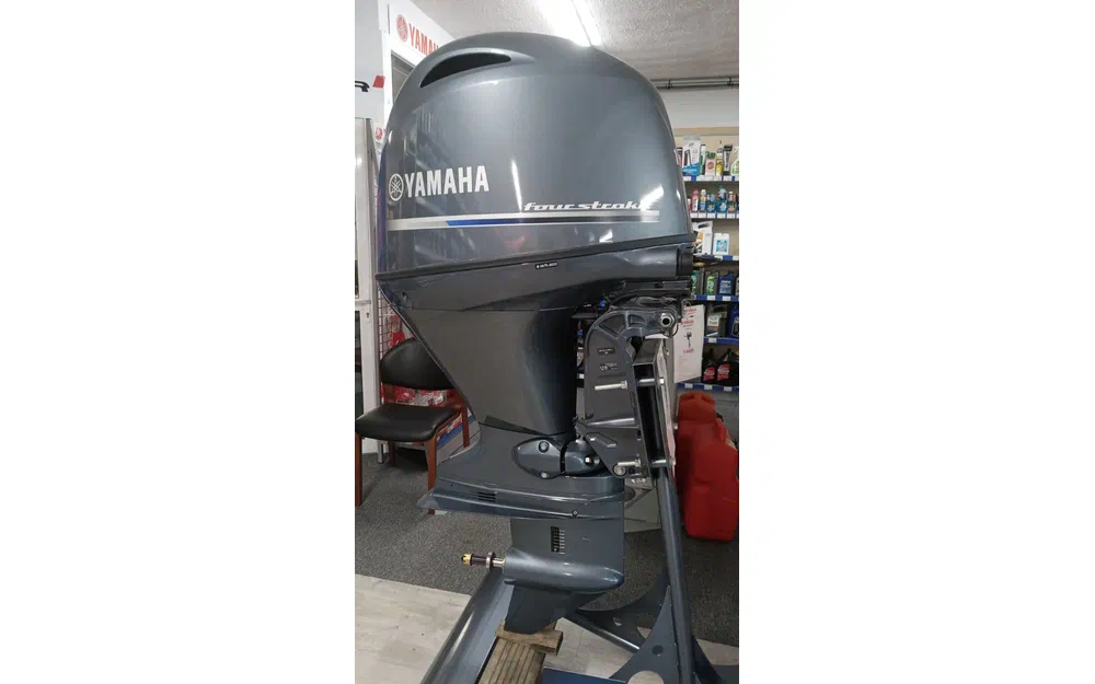 slider 0 Moteur YAMAHA F130LA