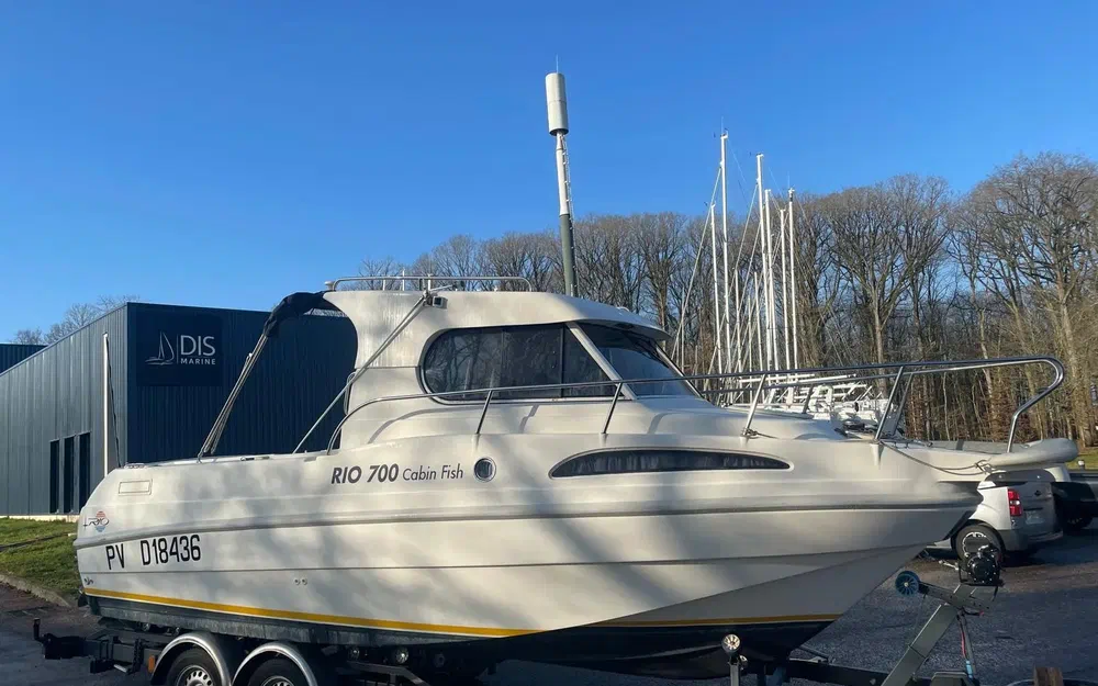 slider 0 Rio  700 Cabin Fish