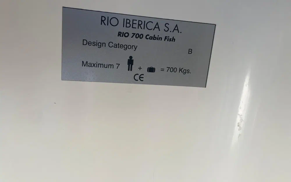 slider 32 Rio  700 Cabin Fish