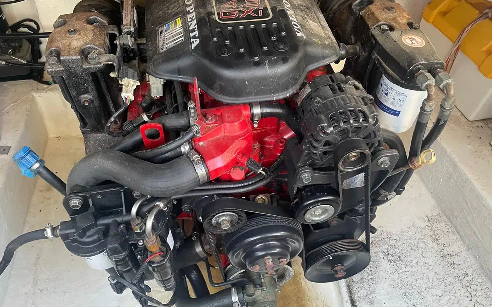 slider 34 Rio  700 Cabin Fish