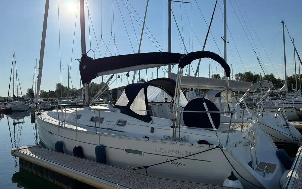 slider 1 Beneteau Oceanis 343 Clipper