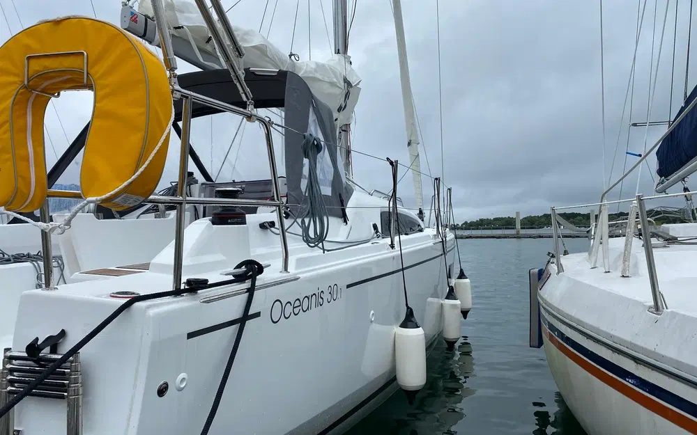 slider 2 Beneteau Oceanis 30.1