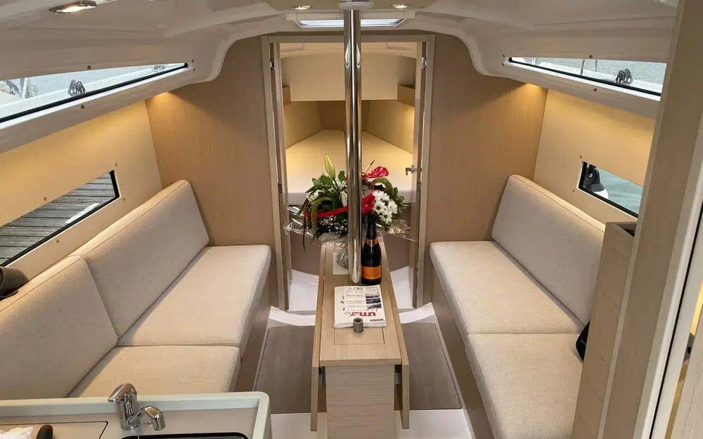 slider 4 Beneteau Oceanis 30.1