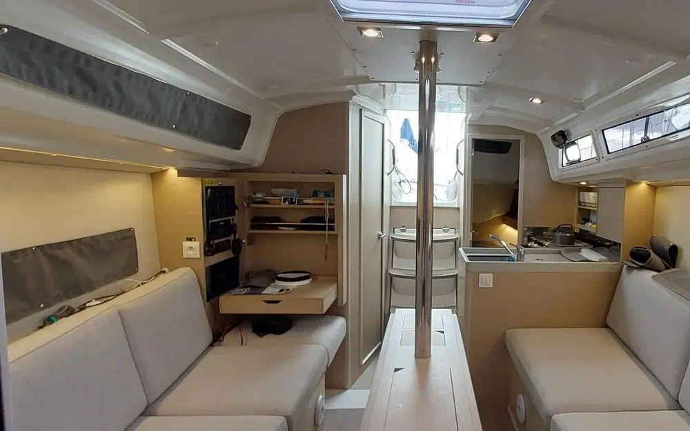 slider 6 Beneteau Oceanis 30.1