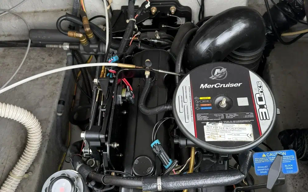 slider 9 Bayliner Discovery 192