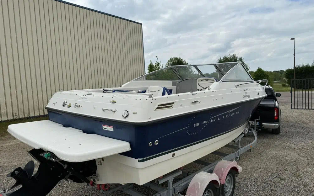 slider 2 Bayliner Discovery 192