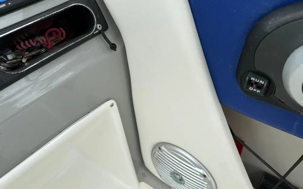 slider 6 Bayliner Discovery 192