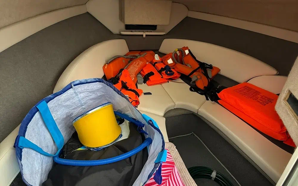 slider 7 Bayliner Discovery 192