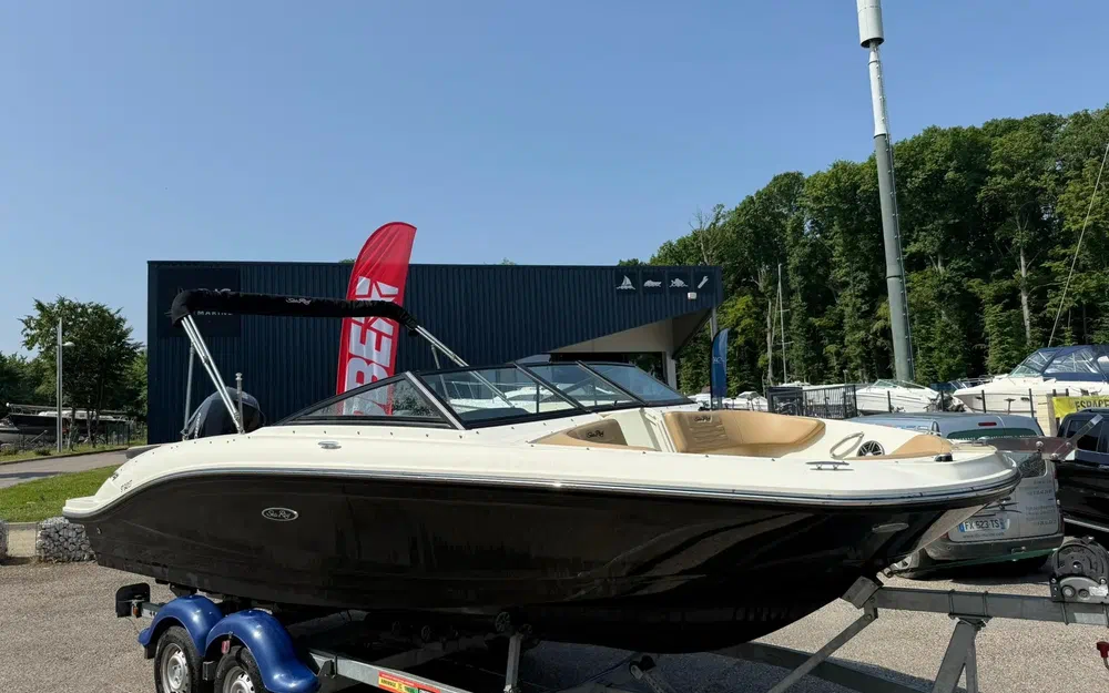 slider 0 Sea Ray  210 SPX OB