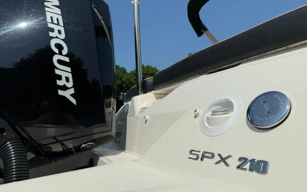 slider 9 Sea Ray  210 SPX OB