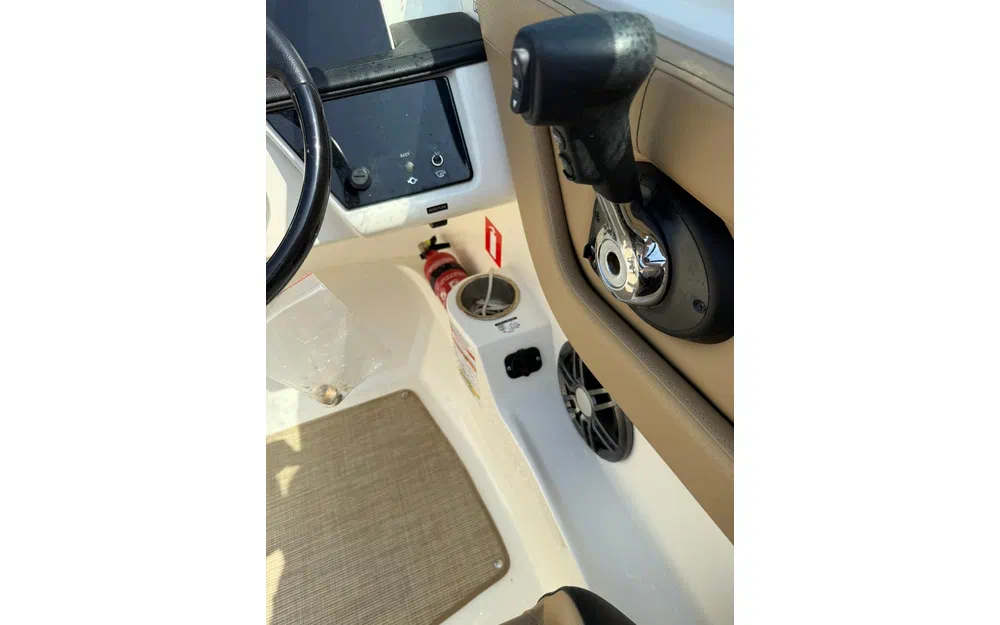 slider 11 Sea Ray  210 SPX OB