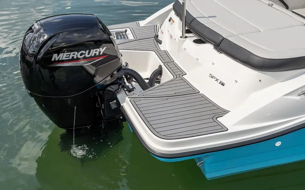 slider 19 Sea Ray  210 SPX OB