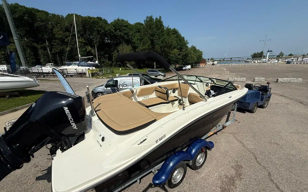 slider 3 Sea Ray  210 SPX OB