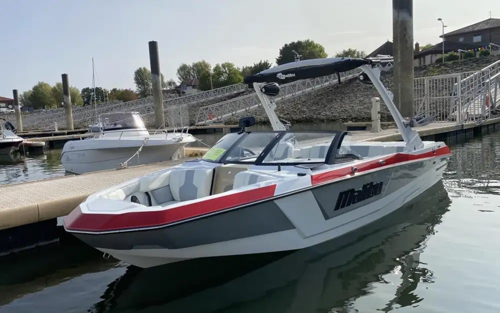 slider 10 Malibu Wakesetter 21 VLX