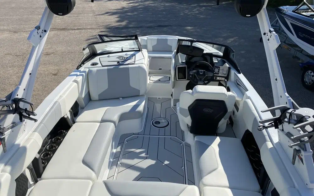 slider 4 Malibu Wakesetter 21 VLX