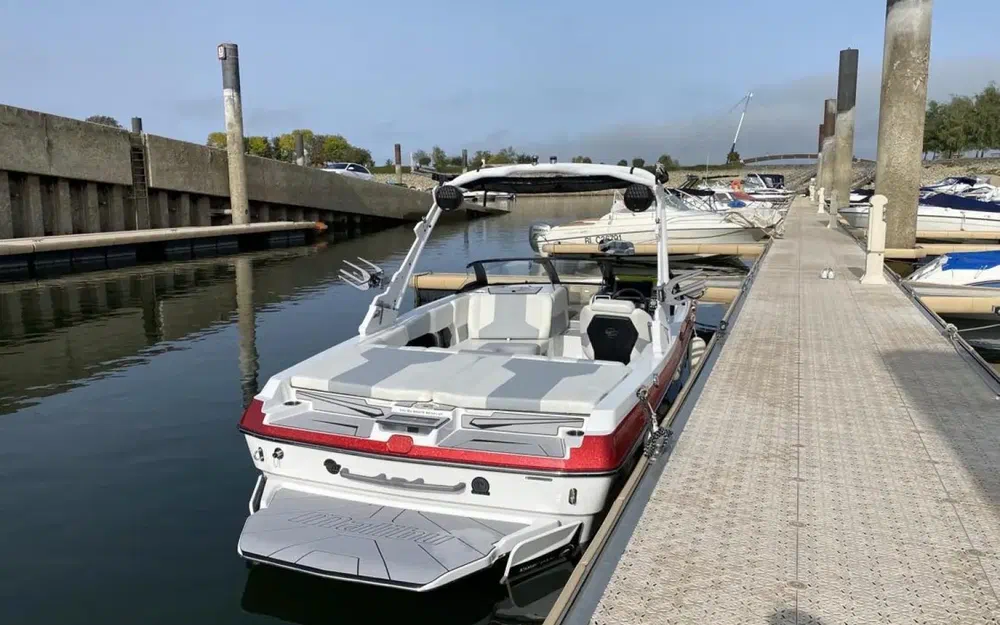 slider 11 Malibu Wakesetter 21 VLX