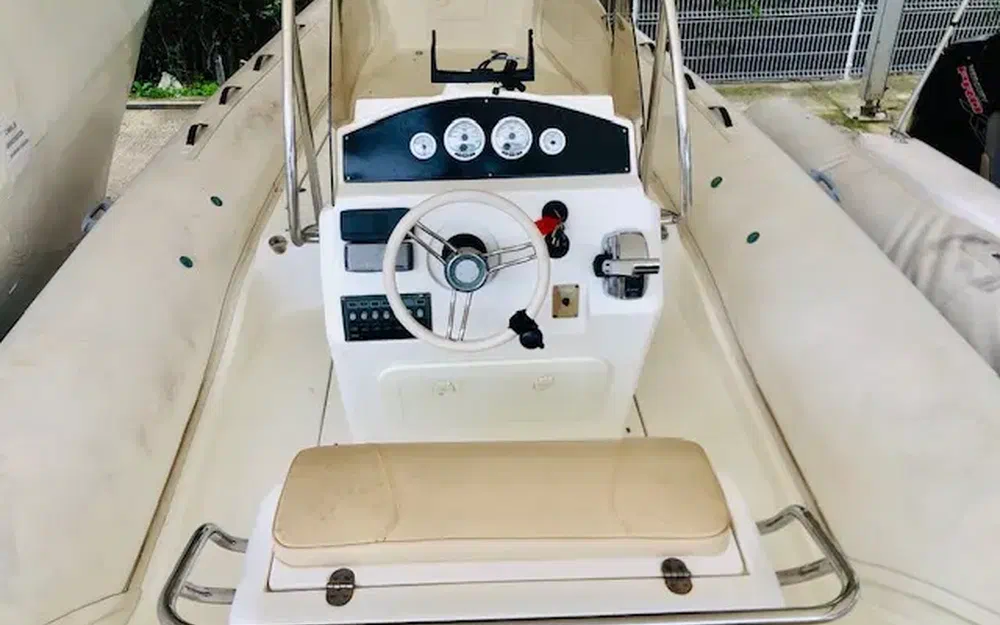 slider 4 Black Fin 25