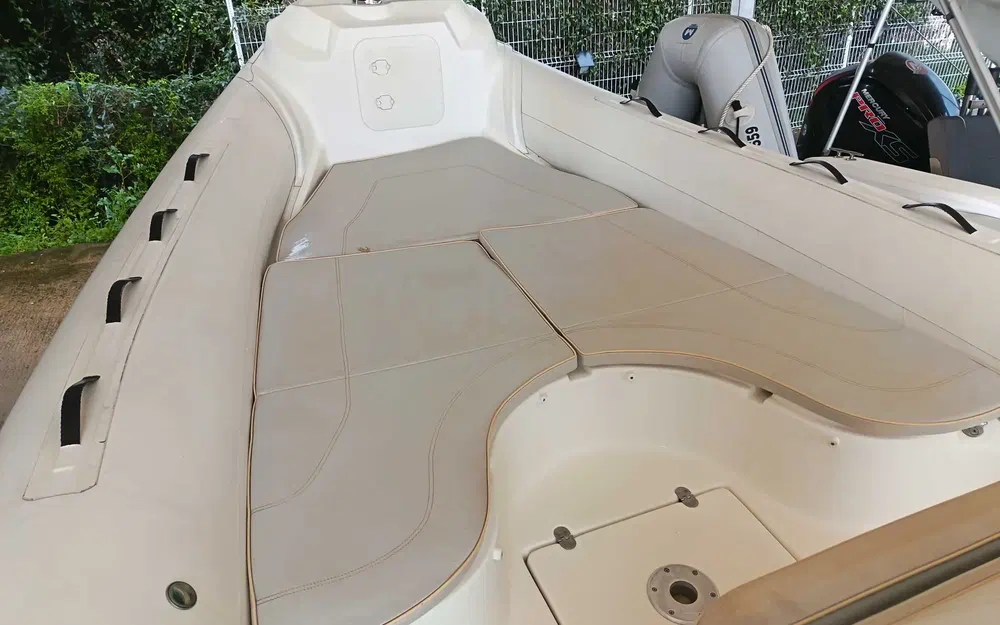 slider 8 Black Fin 25