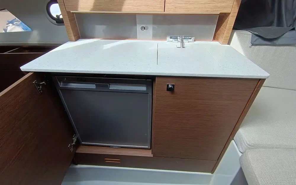 slider 17 Jeanneau Cap Camarat 9.0 WA