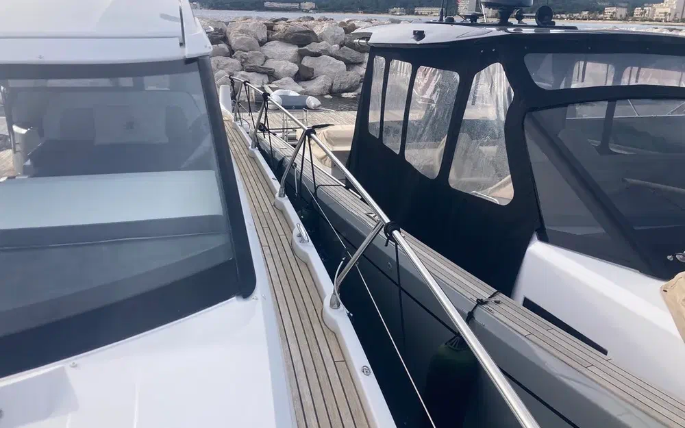 slider 10 Jeanneau Leader 46