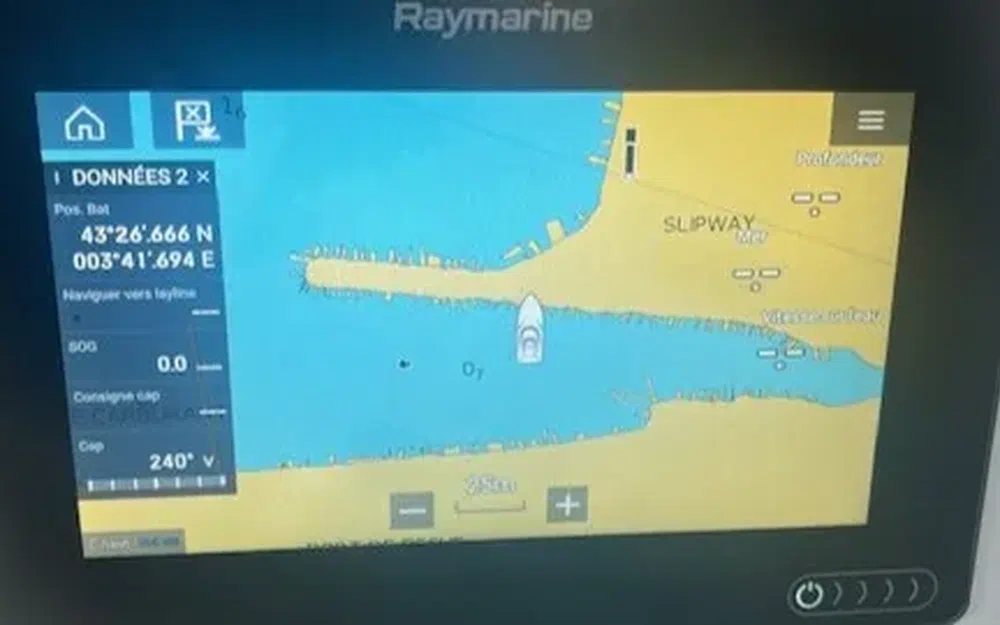 slider 12 Jeanneau Merry Fisher 925