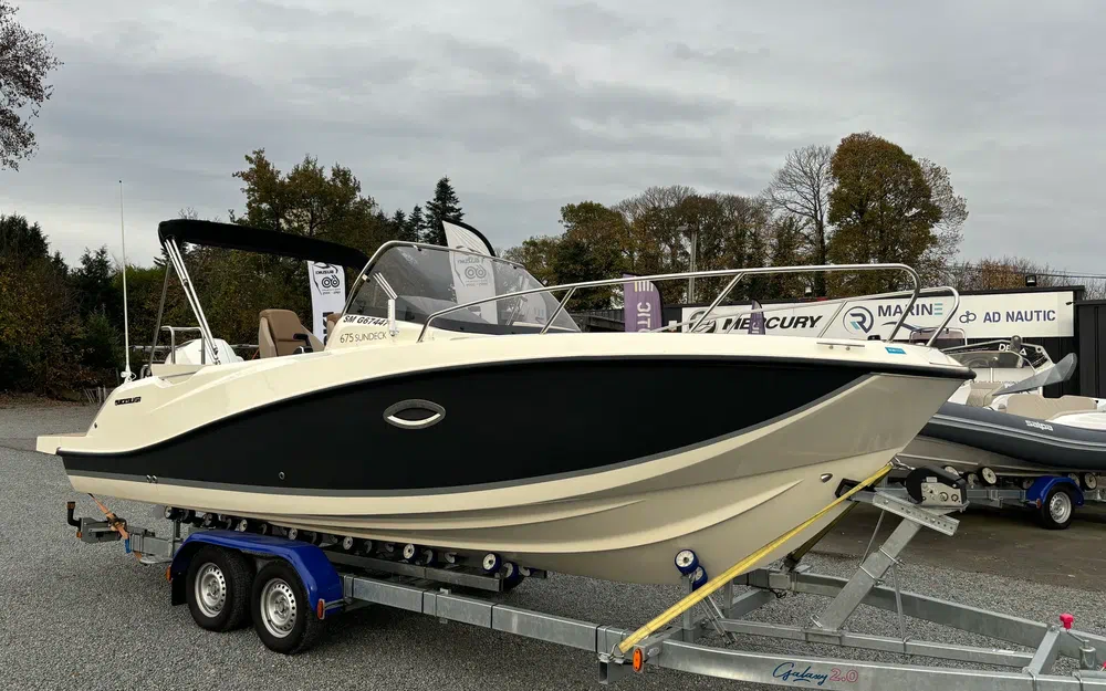 slider 1 Quicksilver Activ 675 Sundeck