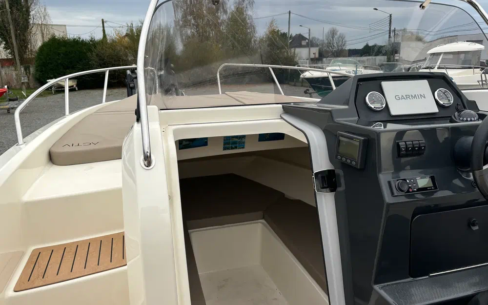 slider 6 Quicksilver Activ 675 Sundeck