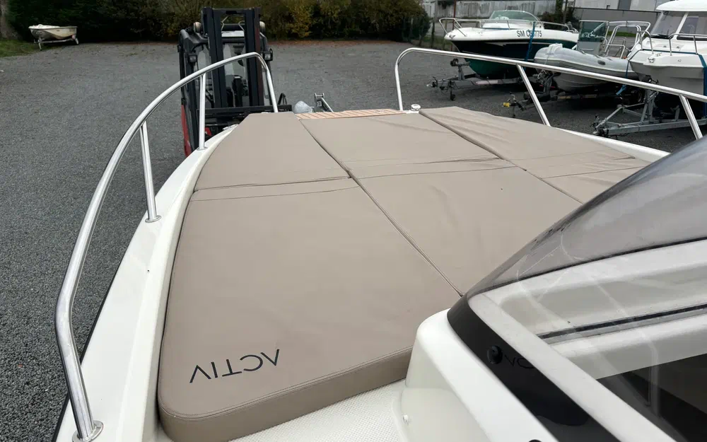 slider 9 Quicksilver Activ 675 Sundeck