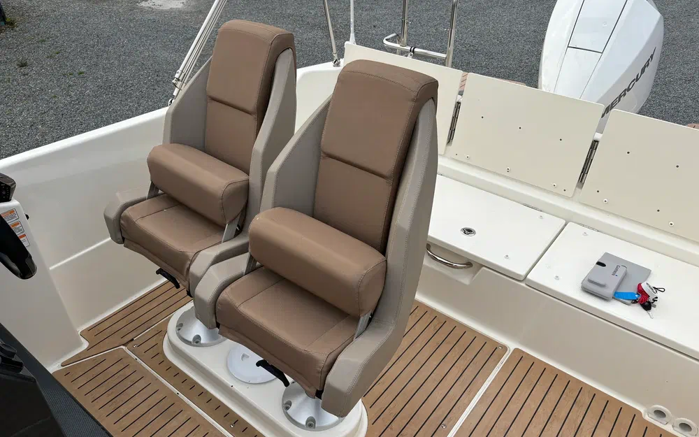 slider 11 Quicksilver Activ 675 Sundeck