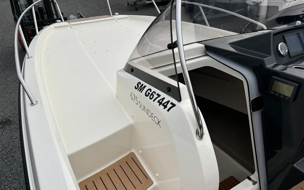 slider 12 Quicksilver Activ 675 Sundeck