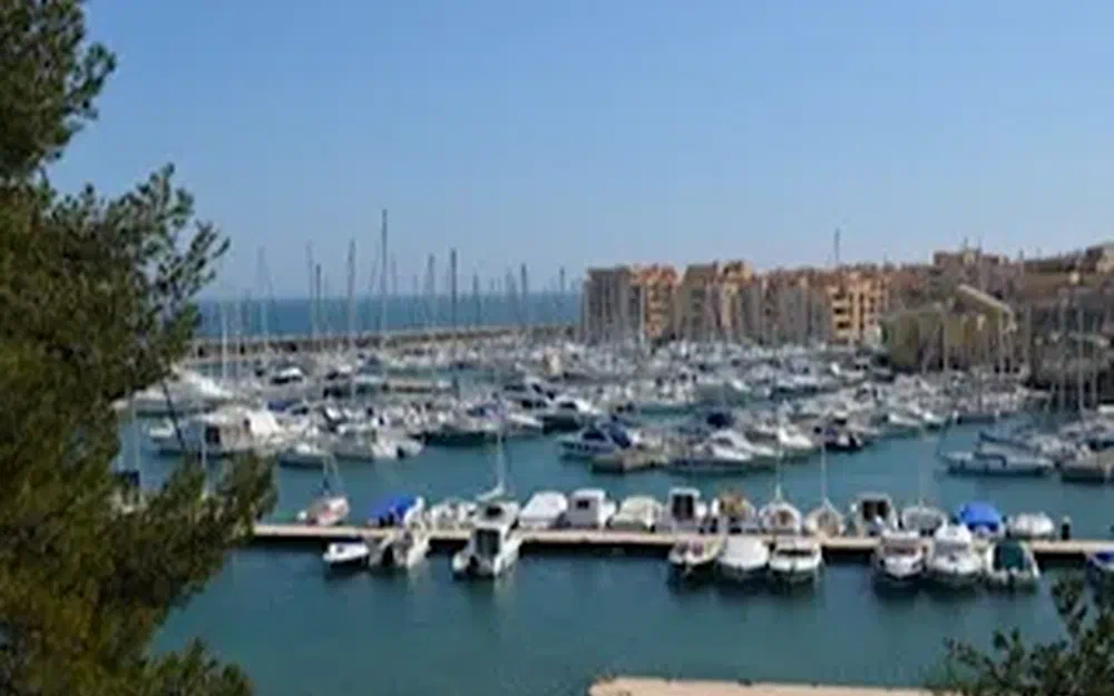 slider 2 P12A  au port de Bormes