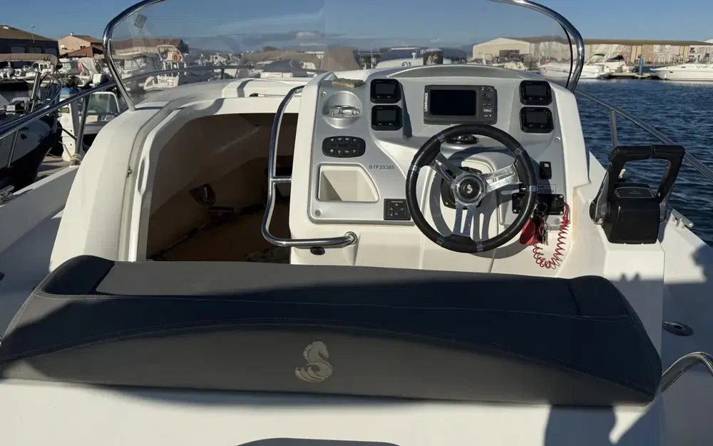 slider 6 Beneteau Flyer 850 Sun Deck