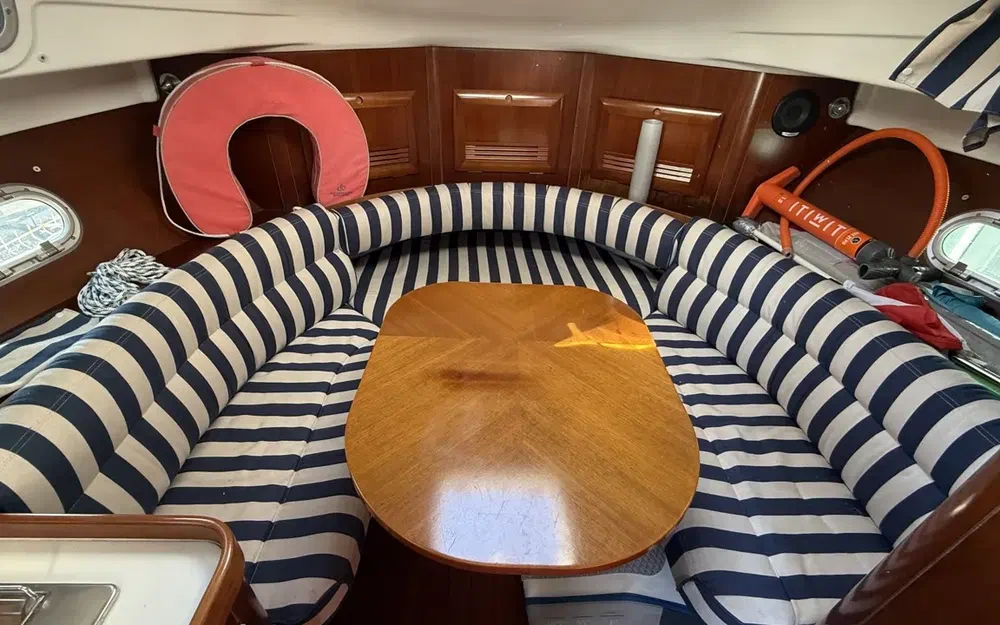 slider 17 Beneteau Ombrine 800