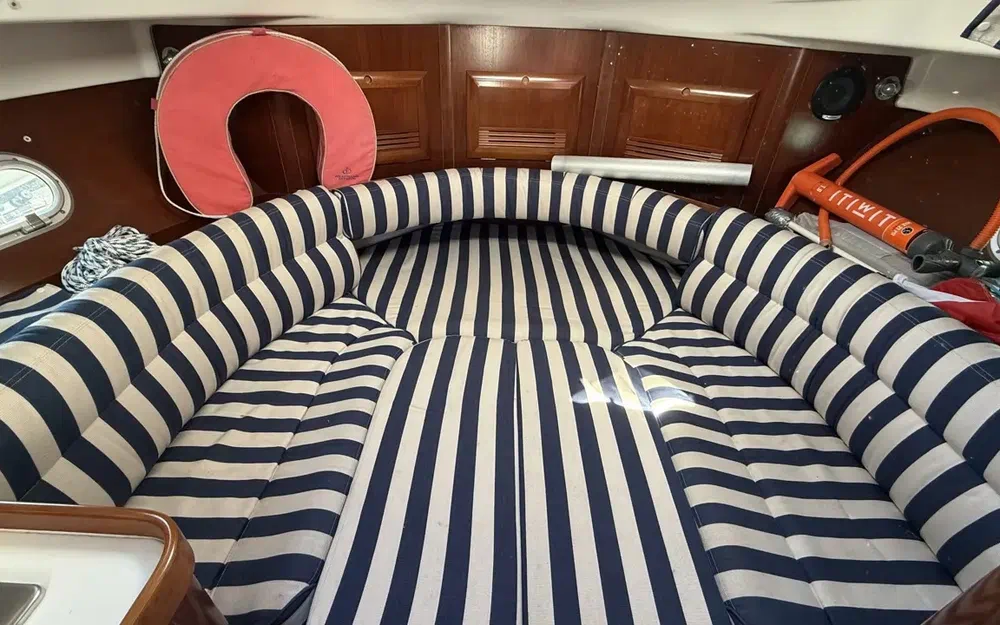 slider 18 Beneteau Ombrine 800