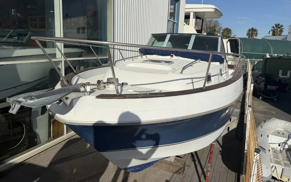 slider 1 Beneteau Ombrine 800
