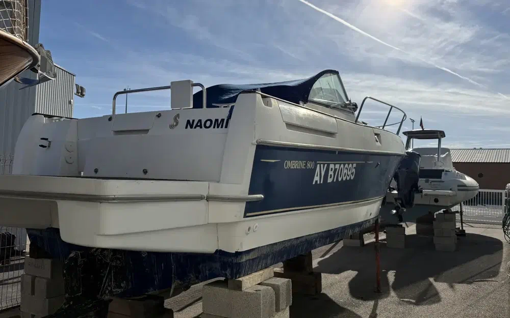 slider 3 Beneteau Ombrine 800