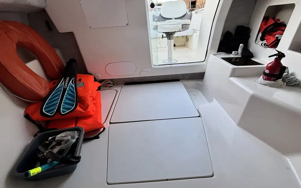 slider 12 Kelt Azura 570 WA