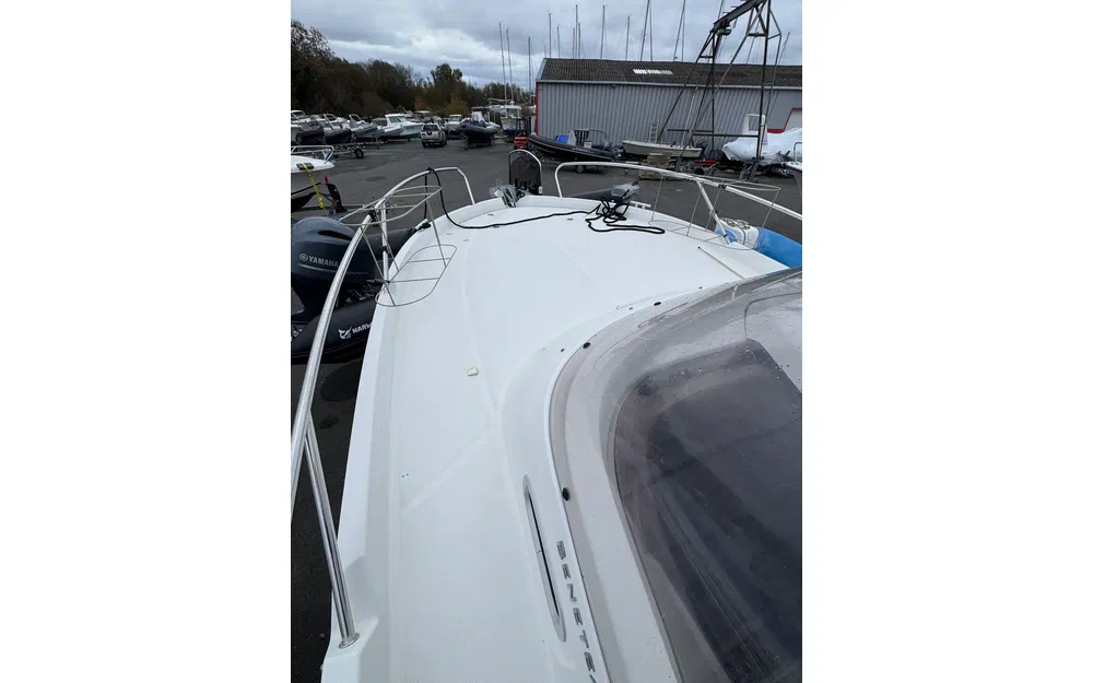 slider 4 Beneteau Flyer 750 Sun Deck