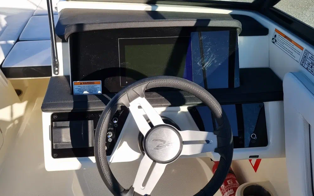 slider 12 Sea Ray  210 SPX OB