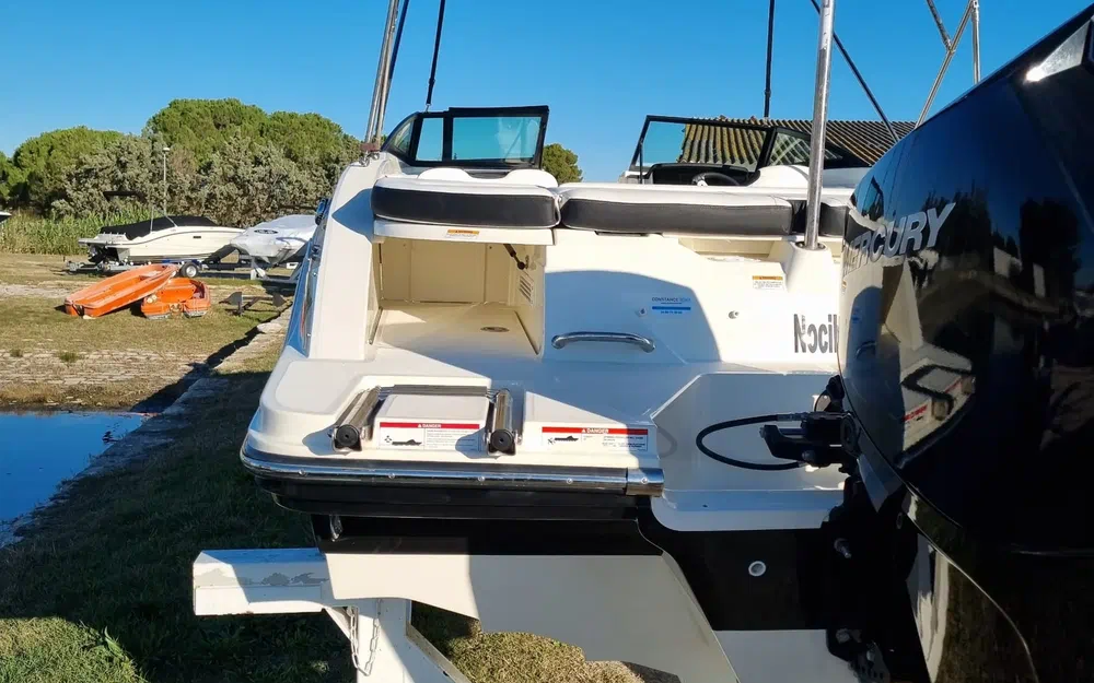 slider 13 Sea Ray  210 SPX OB