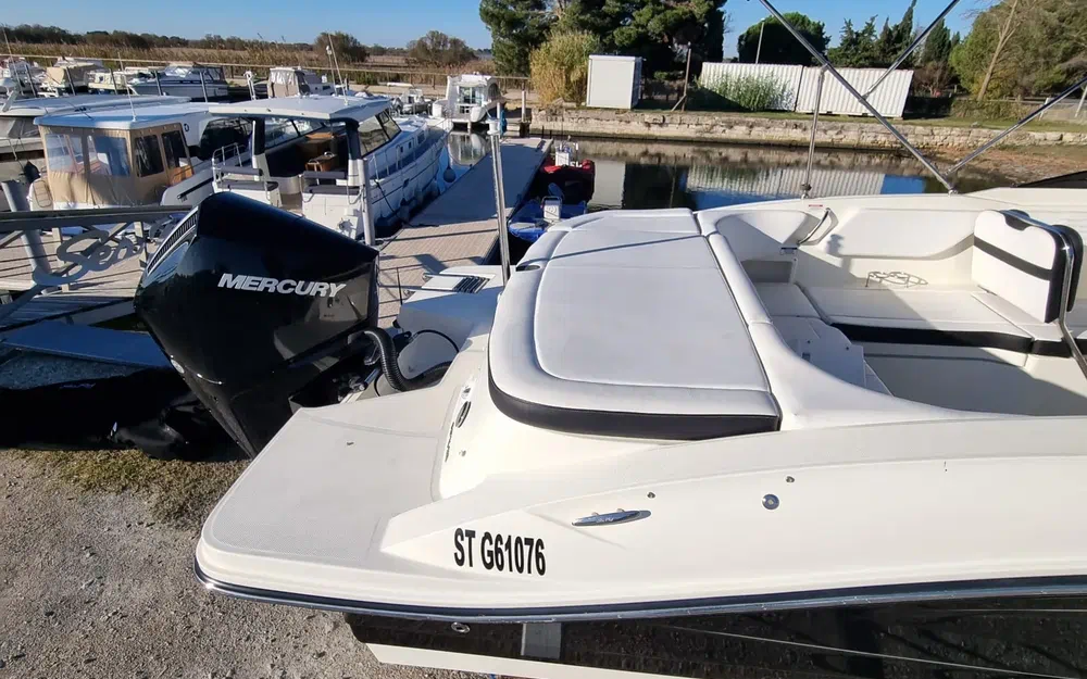 slider 15 Sea Ray  210 SPX OB