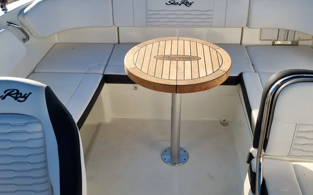 slider 9 Sea Ray  210 SPX OB