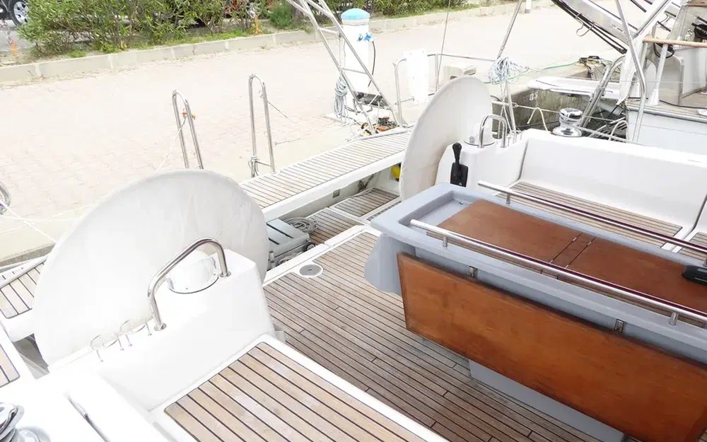 slider 16 Beneteau Oceanis 41