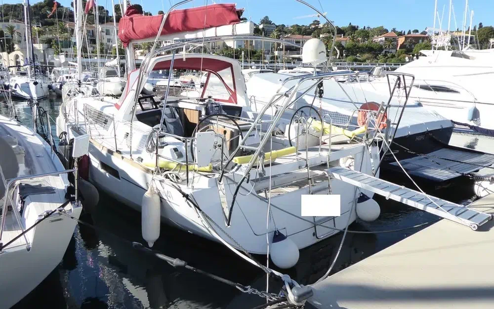 slider 1 Beneteau Oceanis 41